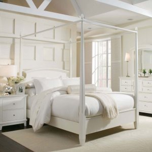picture from: http://www.sx1000.biz/canopy-bed-4/